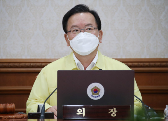 김부겸 국무총리가 7일 정부서울청사에서 열린 국무회의를 주재하며 발언하고 있다. 연합뉴스